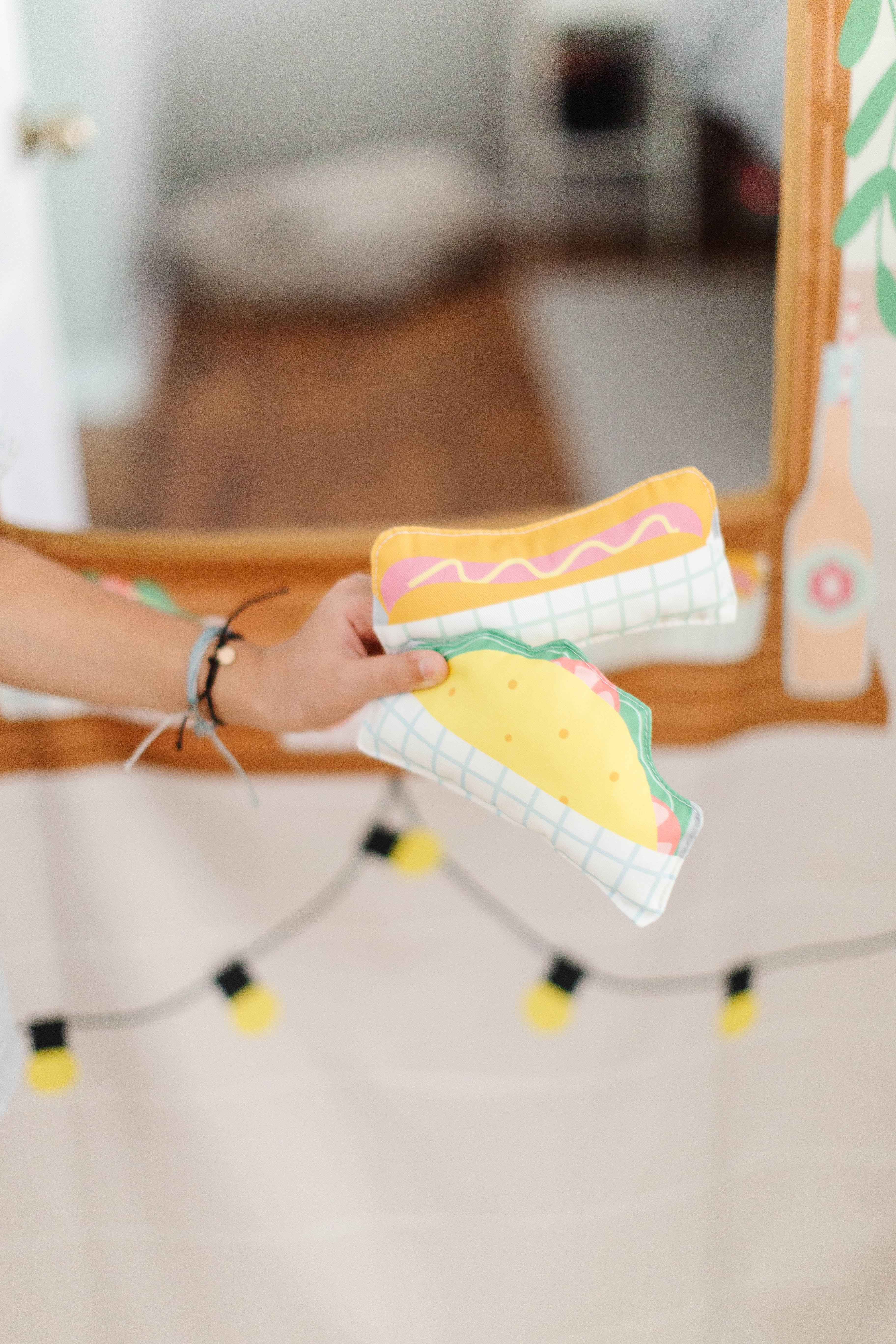 Swingly Kitchen & Camper Food Truck Storefront