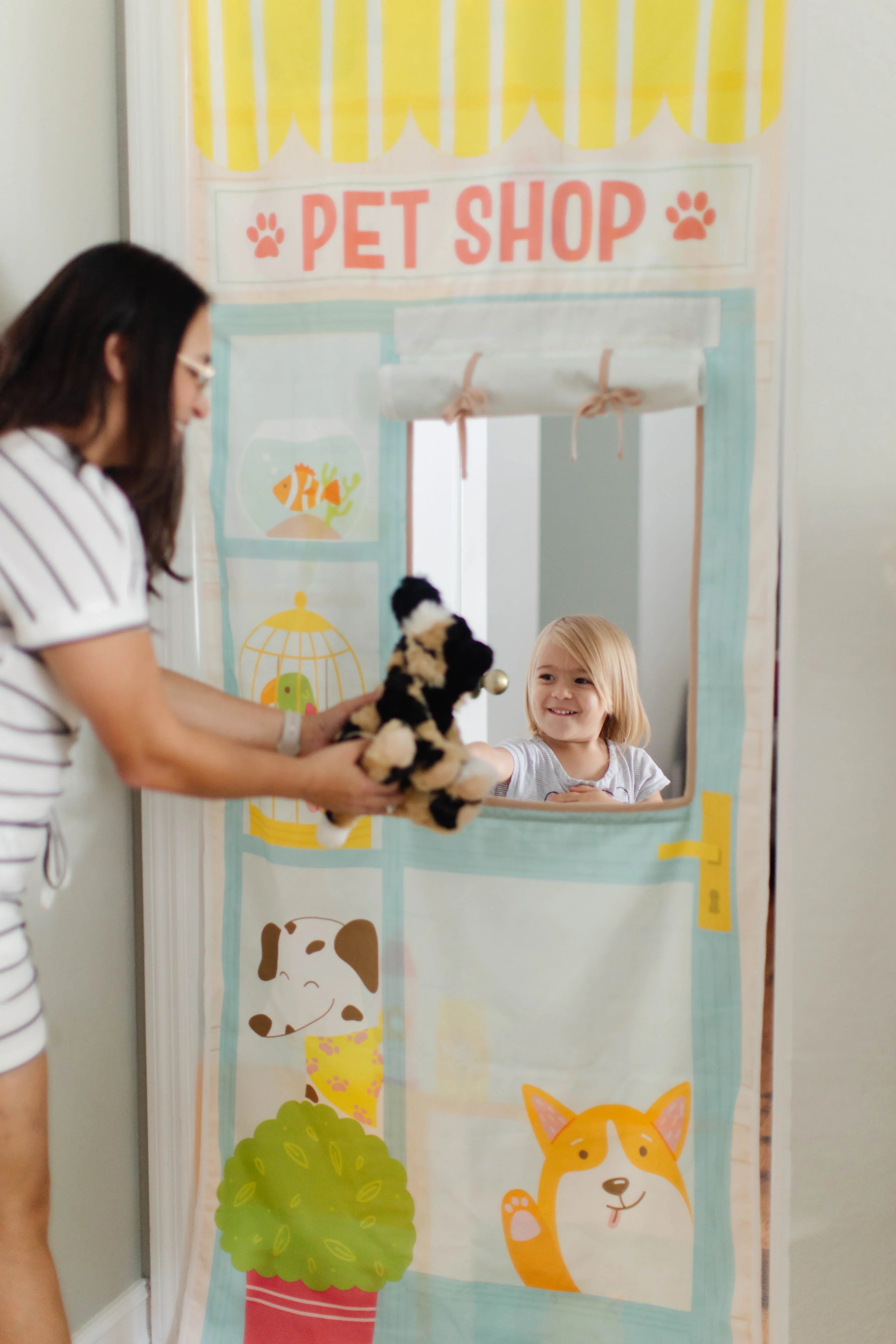 Swingly Pet Shop & Groomer Storefront